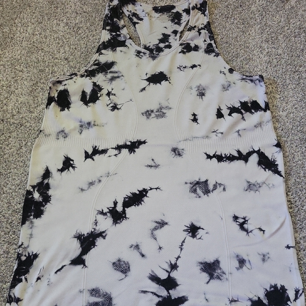 ZYIA Black and White Sleeveless Tank Top